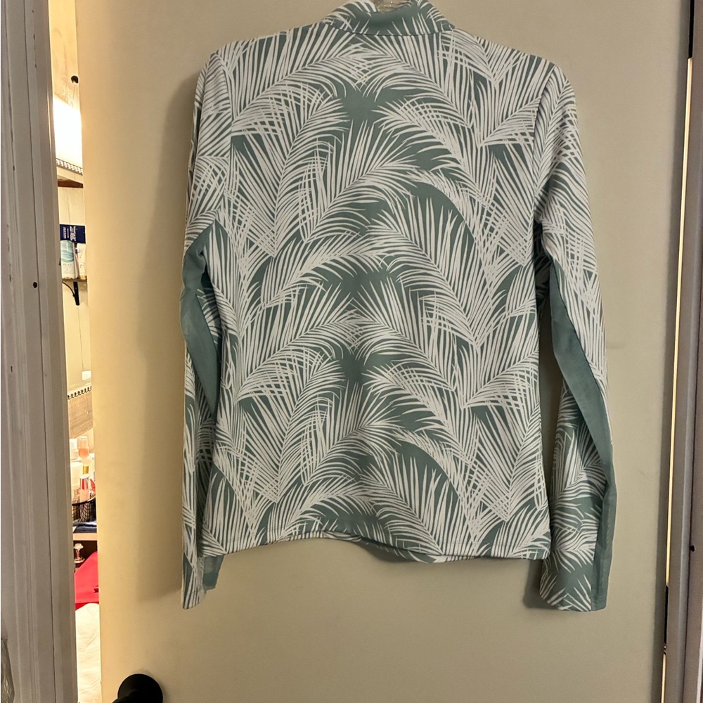 Tommy Bahama Green and White Leaf Pattern Everyday Active Wear Pullover Shirt - Picture 9 of 10